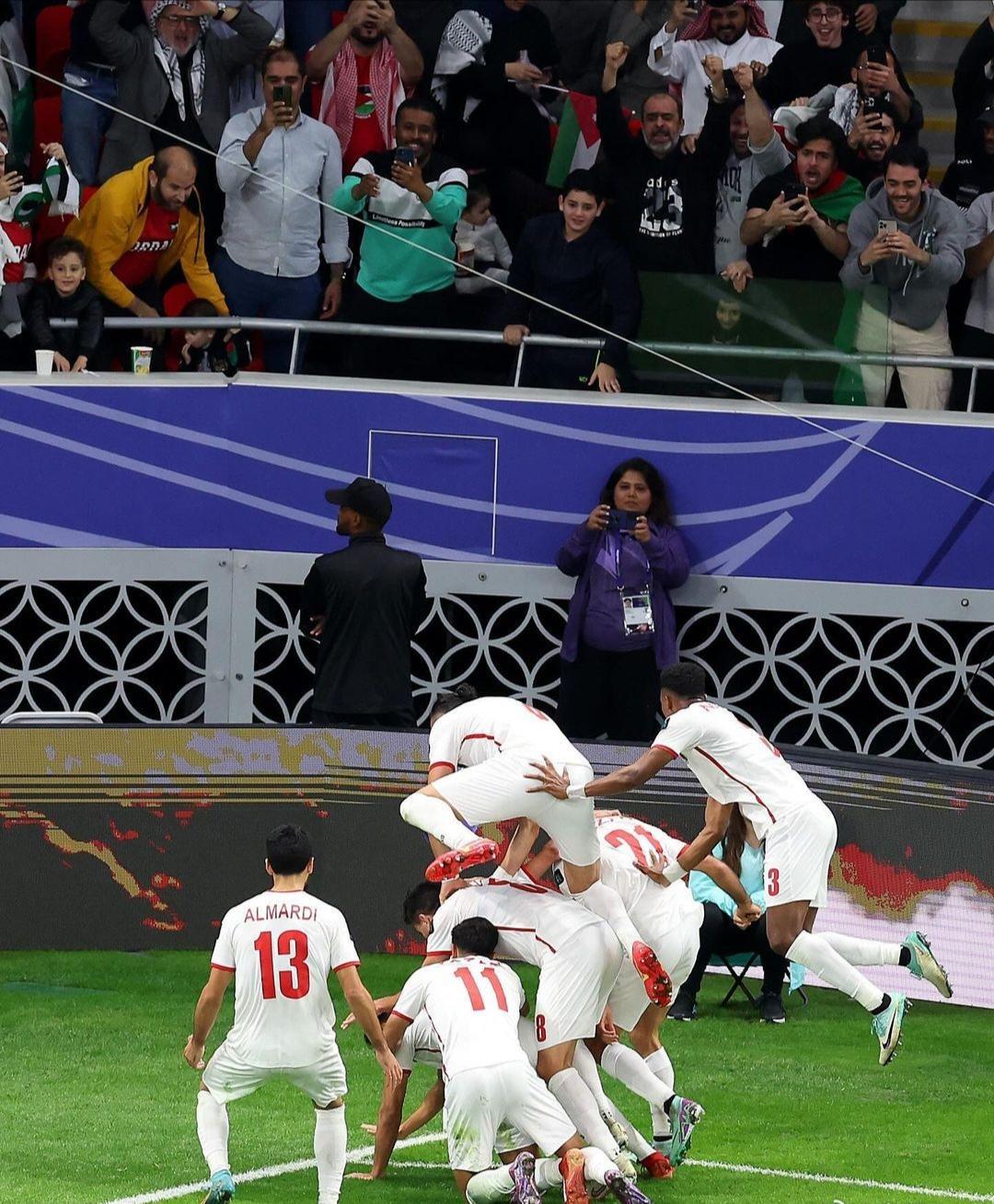 包含阿扎伦卡爆冷击败IG，关键助攻引爆全场！的词条